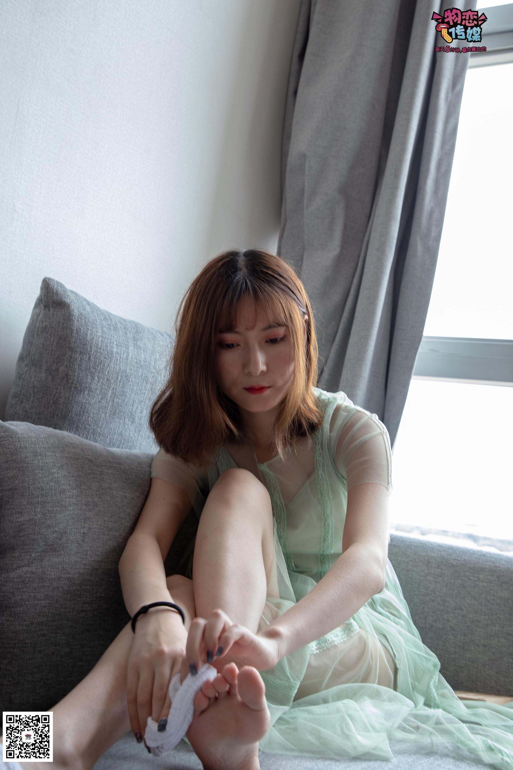 物恋传媒 No.025   蜜桃成熟时，嫩绿纱裙搭配白色蕾丝袜，清纯又撩人[23] [42P]插图